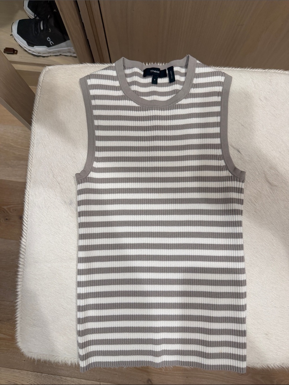 Theory Mens Sleeveless Crewneck Sweater in White and Gray